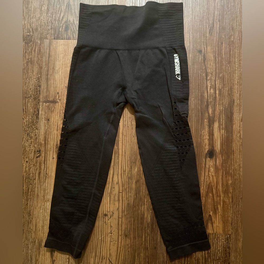 Gymshark Energy Seamless Cropped Leggings in Black